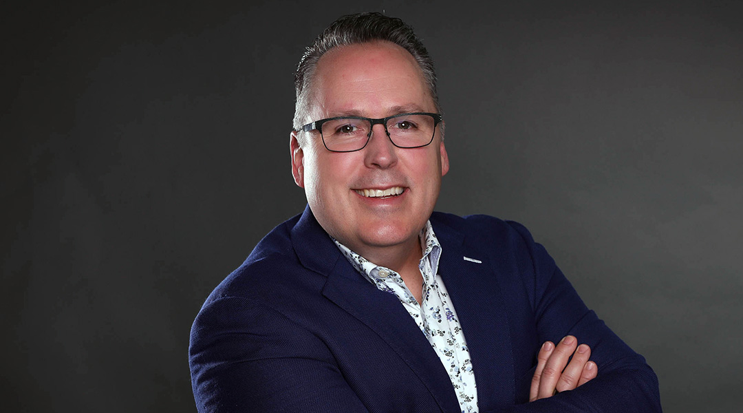 Selling Through The Screen — Dino Watt